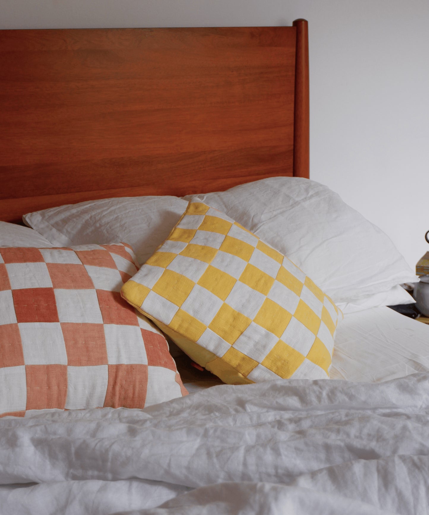 CHEQUERED CUSHION IN YELLOW