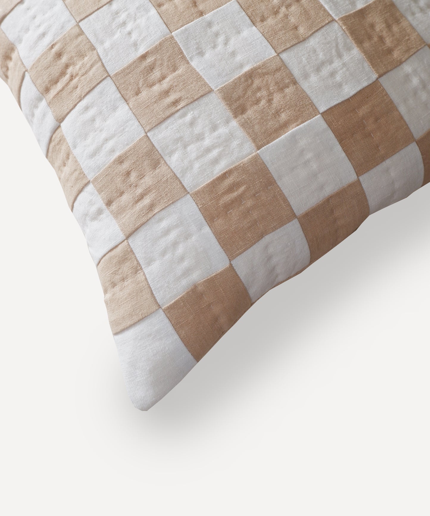 CHEQUERED CUSHION IN CREAM